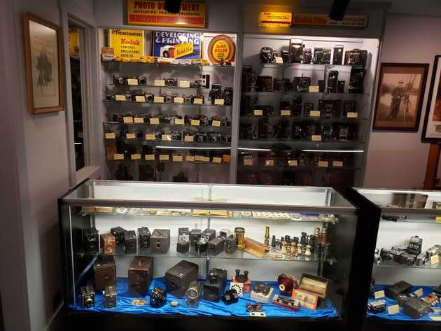 Retro camera store!