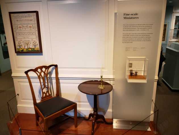 Full size and mini chair