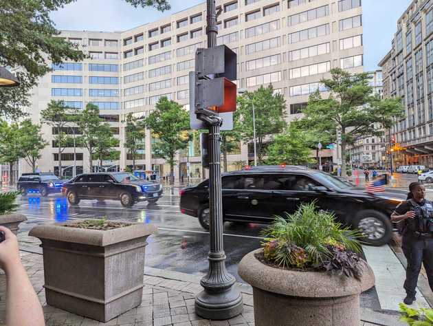 The president and his entourage