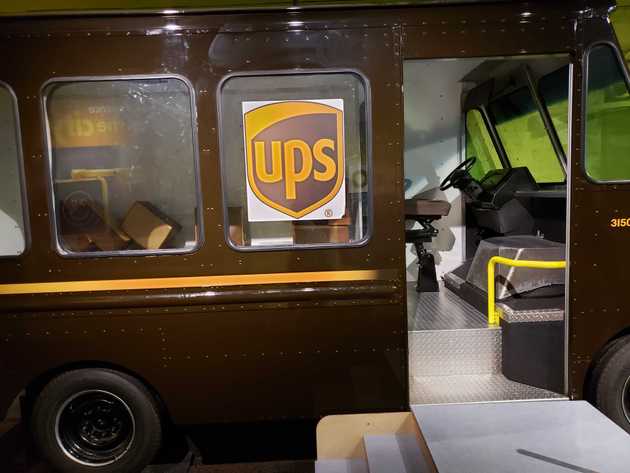 UPS play Truck